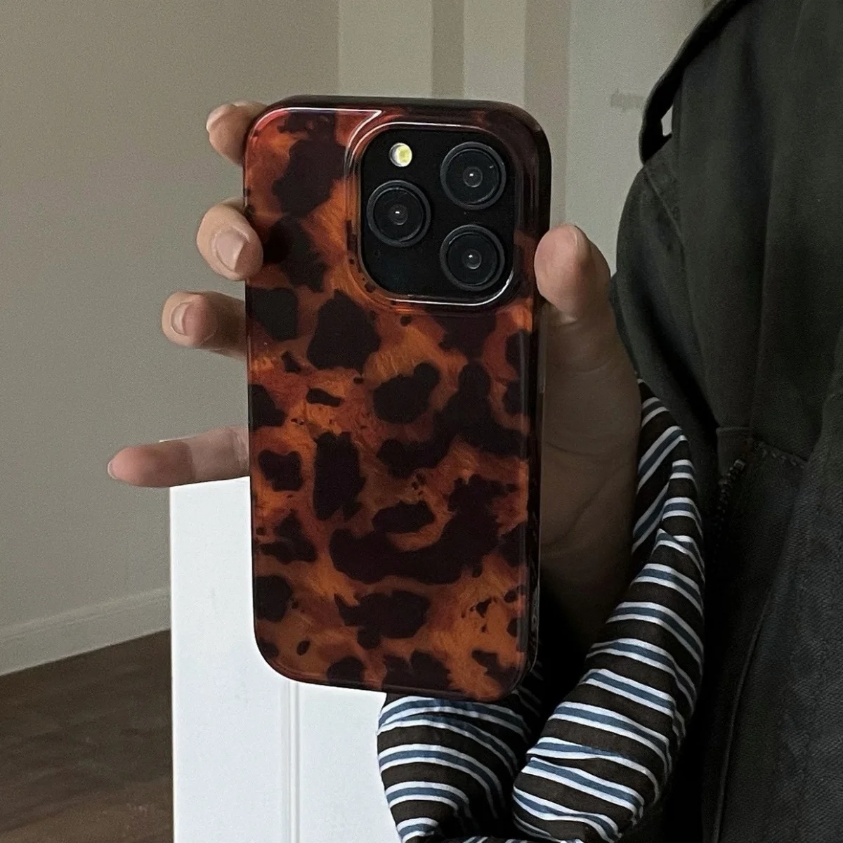 Funda de Teléfono con Textura  - Perfume Pure Xs reseña y precio